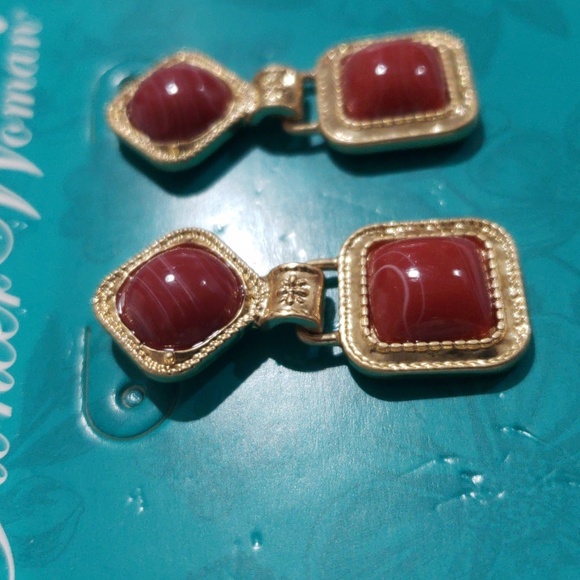 Elegant Gold-tone & Red Stone Drop Dangle post Earrings, Women's Fashion Jewelry - Picture 5 of 9